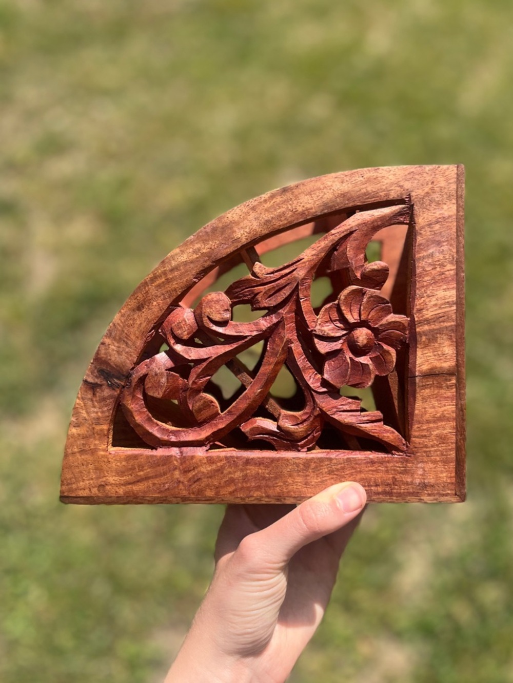 ☾ Vintage floral carved wooden remote holder / book end / deep wall shelf